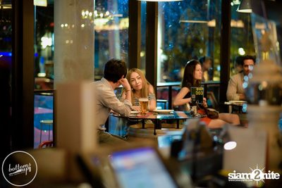 Friday Night at Wine, Beer & Bistro Bar BottomsUp Thonglor — photo 20