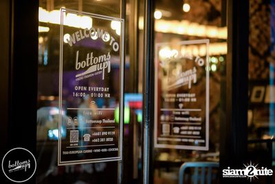 Friday Night at Wine, Beer & Bistro Bar BottomsUp Thonglor — photo 21
