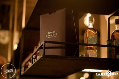 Friday Night at Wine, Beer & Bistro Bar BottomsUp Thonglor — photo 30
