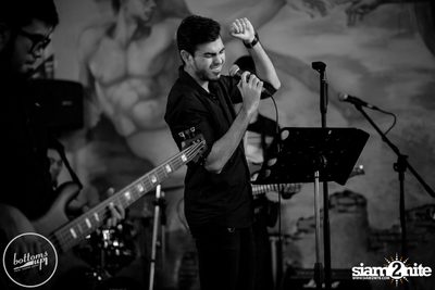 Friday Night at Wine, Beer & Bistro Bar BottomsUp Thonglor — photo 39