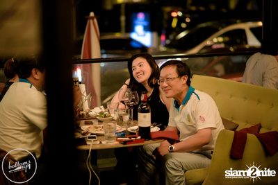 Friday Night at Wine, Beer & Bistro Bar BottomsUp Thonglor — photo 48