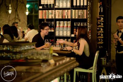 Friday Night at Wine, Beer & Bistro Bar BottomsUp Thonglor — photo 51