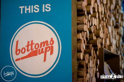 Friday Night at Wine, Beer & Bistro Bar BottomsUp Thonglor — photo 56