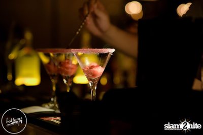 Friday Night at Wine, Beer & Bistro Bar BottomsUp Thonglor — photo 87
