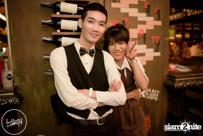 Friday Night at Wine, Beer & Bistro Bar BottomsUp Thonglor — photo 100