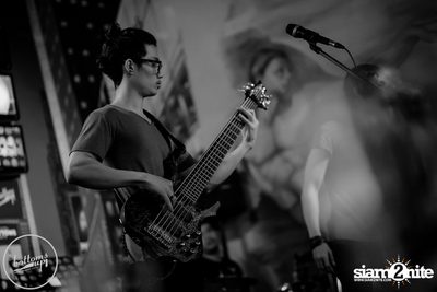 Friday Night at Wine, Beer & Bistro Bar BottomsUp Thonglor — photo 106