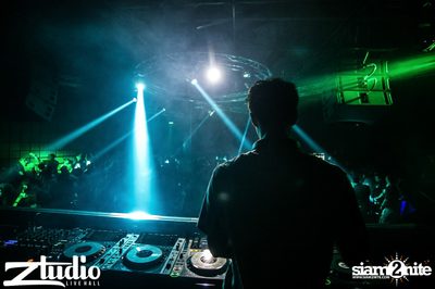 Grey Goose นำเสนอ TGIF : Alvaro ที่ สตูดิโอ ไลฟ์ ฮอล — photo 29