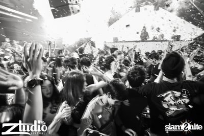 Grey Goose นำเสนอ TGIF : Alvaro ที่ สตูดิโอ ไลฟ์ ฮอล — photo 64