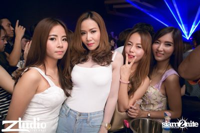 Grey Goose นำเสนอ TGIF : Alvaro ที่ สตูดิโอ ไลฟ์ ฮอล — photo 104