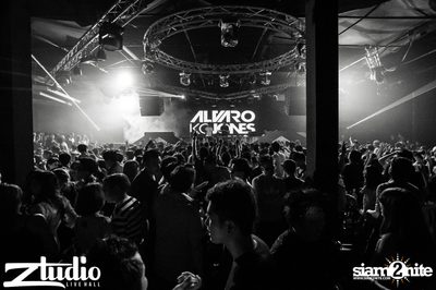 Grey Goose นำเสนอ TGIF : Alvaro ที่ สตูดิโอ ไลฟ์ ฮอล — photo 143