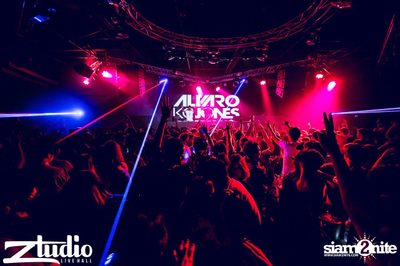 Grey Goose นำเสนอ TGIF : Alvaro ที่ สตูดิโอ ไลฟ์ ฮอล — photo 145
