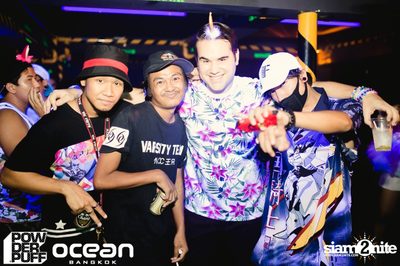 Powderpuff นำเสนอ Rainbows and Unicorns ที่ โอเชียน แบงค็อก — photo 2