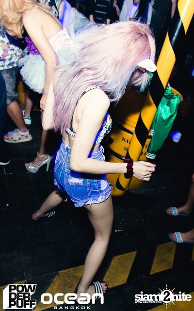 Powderpuff นำเสนอ Rainbows and Unicorns ที่ โอเชียน แบงค็อก — photo 21