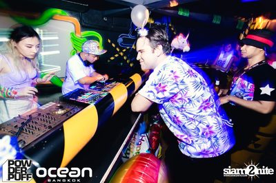 Powderpuff นำเสนอ Rainbows and Unicorns ที่ โอเชียน แบงค็อก — photo 45