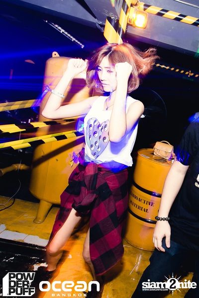 Powderpuff นำเสนอ Rainbows and Unicorns ที่ โอเชียน แบงค็อก — photo 52