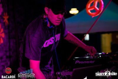 Flower Power Pool Party at Radisson Blu Plaza — photo 166