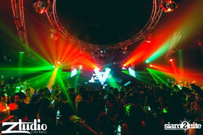 Grey Goose นำเสนอ TGIF : WolfPack ที่ สตูดิโอ ไลฟ์ ฮอล — photo 50