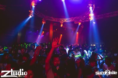 Grey Goose นำเสนอ TGIF : WolfPack ที่ สตูดิโอ ไลฟ์ ฮอล — photo 95
