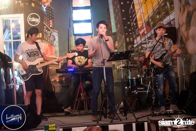 Saturday Night at BottomsUp, Thonglor — photo 107