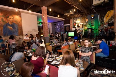 Saturday Night at BottomsUp, Thonglor — photo 161