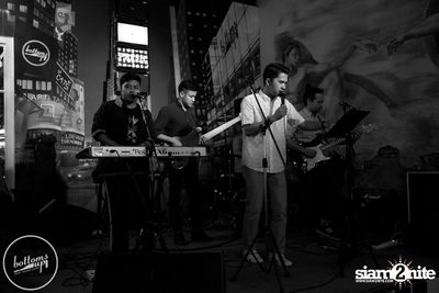 Saturday Night at BottomsUp, Thonglor — photo 204