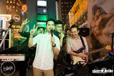 Saturday Night at BottomsUp, Thonglor — photo 206