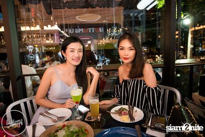 Saturday Night at BottomsUp, Thonglor — photo 211