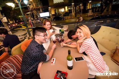 Saturday Night at BottomsUp, Thonglor — photo 213