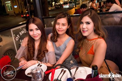 Saturday Night at BottomsUp, Thonglor — photo 216