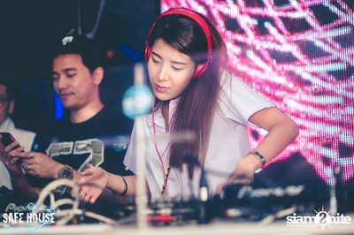 AE Tubbies นำเสนอ Back 2 School Party ที่ เซฟเฮ้าส์ — photo 85
