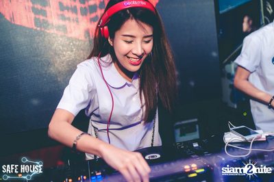 AE Tubbies นำเสนอ Back 2 School Party ที่ เซฟเฮ้าส์ — photo 90