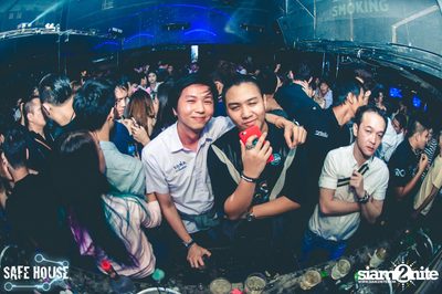 AE Tubbies นำเสนอ Back 2 School Party ที่ เซฟเฮ้าส์ — photo 197