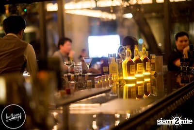 Friday Night at Wine, Beer & Bistro Bar BottomsUp Thonglor — photo 3