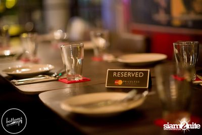 Friday Night at Wine, Beer & Bistro Bar BottomsUp Thonglor — photo 6