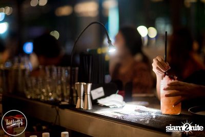 Friday Night at Wine, Beer & Bistro Bar BottomsUp Thonglor — photo 13