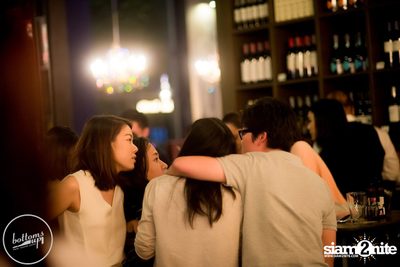 Friday Night at Wine, Beer & Bistro Bar BottomsUp Thonglor — photo 15