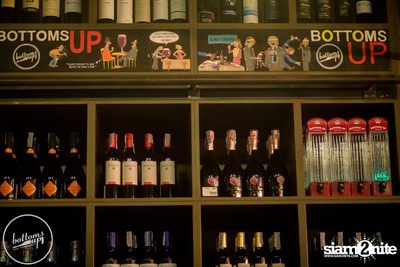Friday Night at Wine, Beer & Bistro Bar BottomsUp Thonglor — photo 19