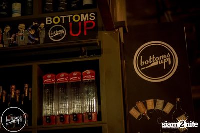 Friday Night at Wine, Beer & Bistro Bar BottomsUp Thonglor — photo 20