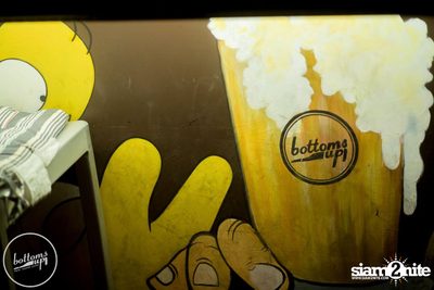 Friday Night at Wine, Beer & Bistro Bar BottomsUp Thonglor — photo 21