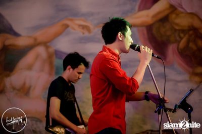 Friday Night at Wine, Beer & Bistro Bar BottomsUp Thonglor — photo 30