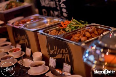 Friday Night at Wine, Beer & Bistro Bar BottomsUp Thonglor — photo 40