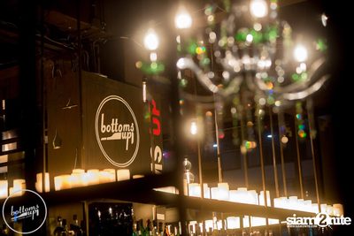 Friday Night at Wine, Beer & Bistro Bar BottomsUp Thonglor — photo 41