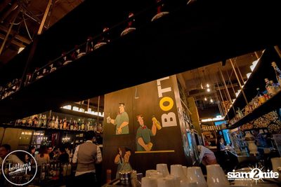 Friday Night at Wine, Beer & Bistro Bar BottomsUp Thonglor — photo 44