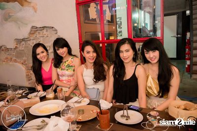 Friday Night at Wine, Beer & Bistro Bar BottomsUp Thonglor — photo 47