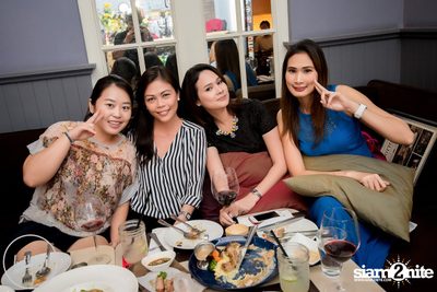Friday Night at Wine, Beer & Bistro Bar BottomsUp Thonglor — photo 50
