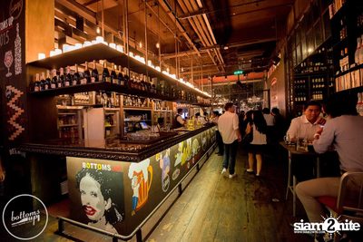 Friday Night at Wine, Beer & Bistro Bar BottomsUp Thonglor — photo 76