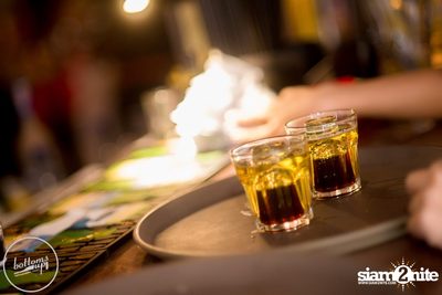 Friday Night at Wine, Beer & Bistro Bar BottomsUp Thonglor — photo 81