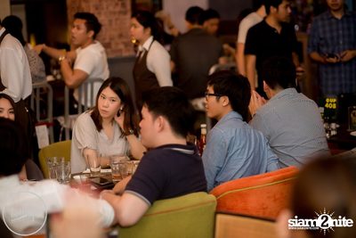 Friday Night at Wine, Beer & Bistro Bar BottomsUp Thonglor — photo 88