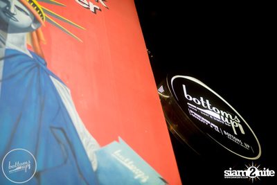 Friday Night at Wine, Beer & Bistro Bar BottomsUp Thonglor — photo 94