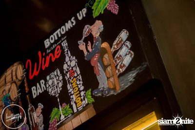 Friday Night at Wine, Beer & Bistro Bar BottomsUp Thonglor — photo 101